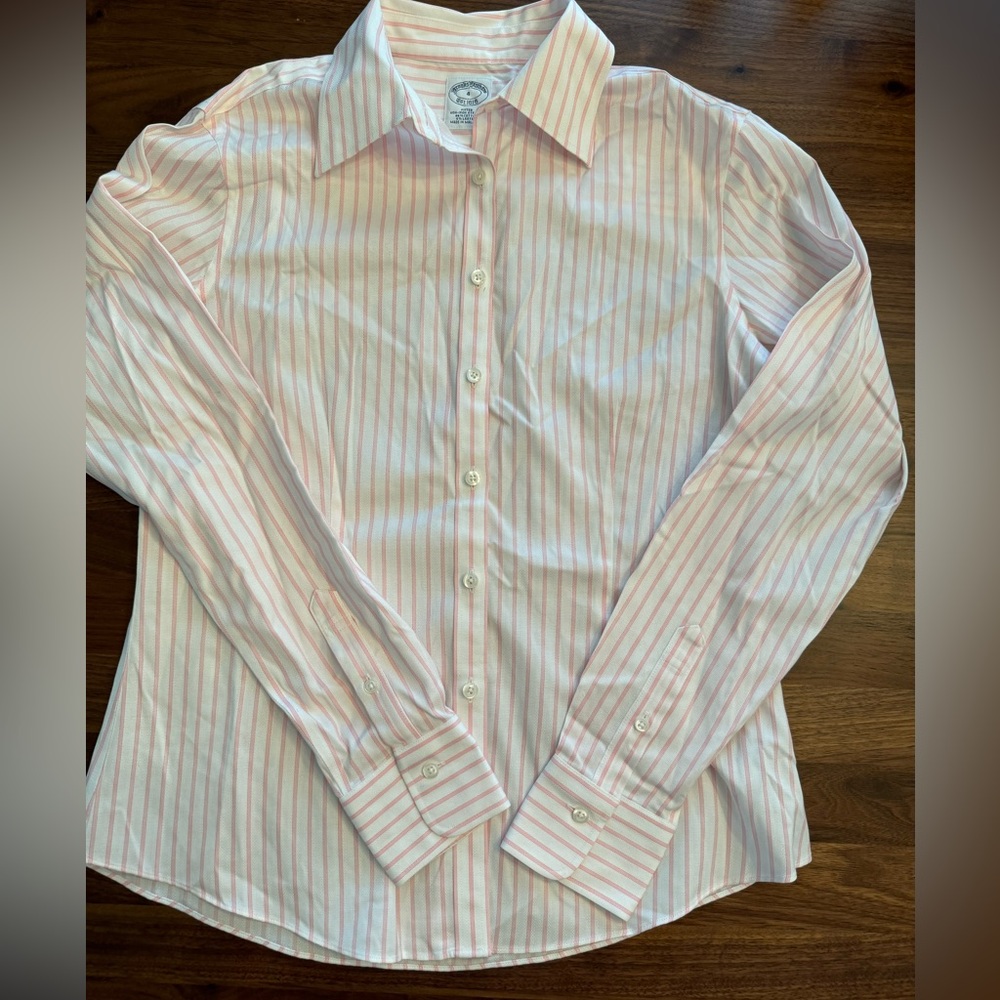 Brooks Brothers No Iron Stretch Fitted Blouse Size 4